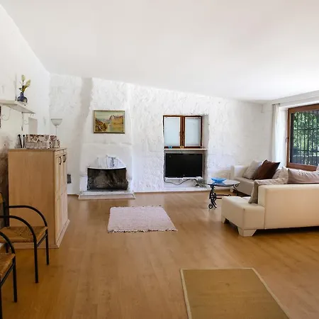 High Privacy Three Bedroom Bd484 Villa *